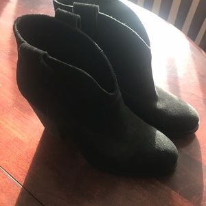 Vince Camuto black booties ankle  boots size 7.5